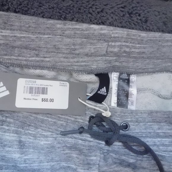Adidas Culotte Pants. NWT. Women's. Grey. XLarge. Draw string. Cropped. Wide Leg - Picture 5 of 7